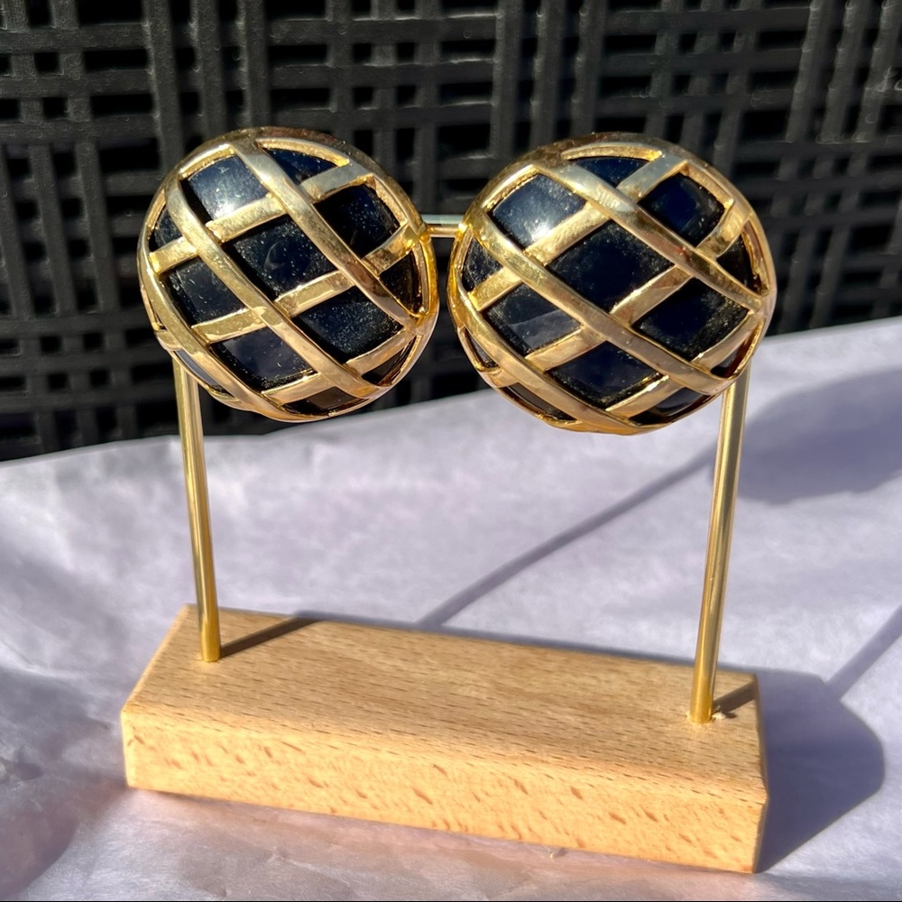 Vintage Gold and Onyx Clip Earrings - Picture 2 of 6